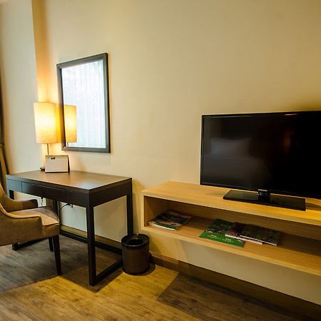 Rimkhobfa Urban Resort Банкок Екстериор снимка