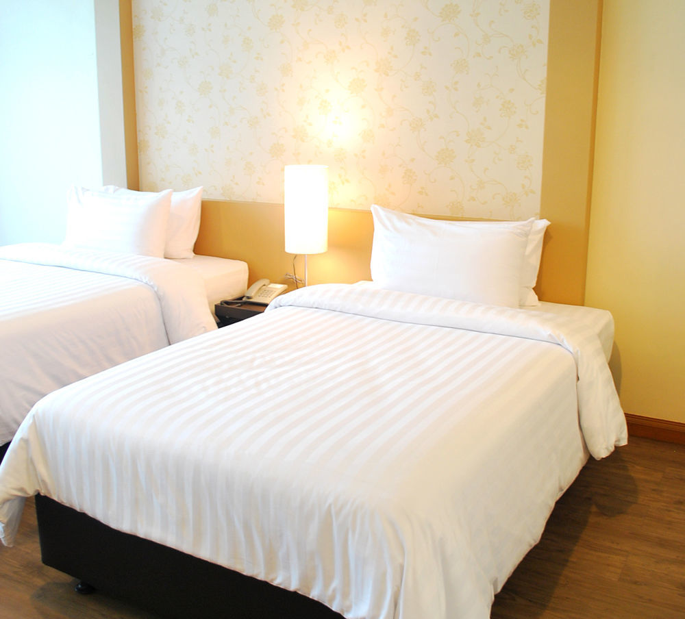 Rimkhobfa Urban Resort Банкок Екстериор снимка